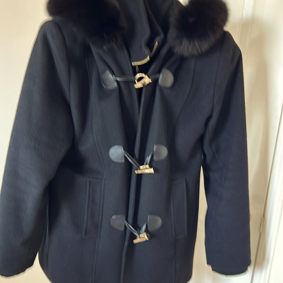 Short car coat with the real fox hood trimming - Picture 3 of 4